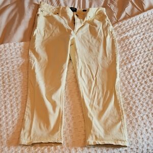 Jones New York Cream Capri Pants